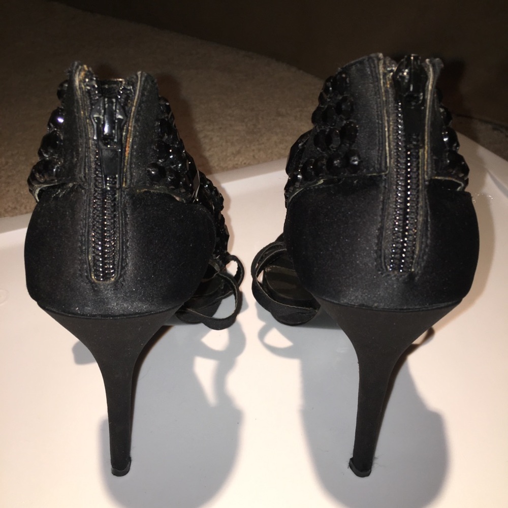 DRESS BLACK PUMPS!!! - Picture 3 of 5